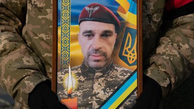 В Ужгороді попрощалися із полеглим захисником Андрієм Несторовичем