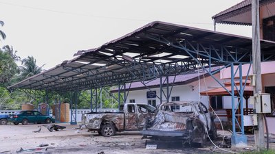 Обгорілі авто унаслідок підпалів у Таїланді