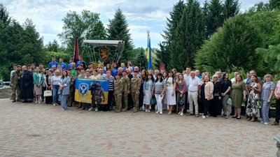 У Житомирі відкрили Алею пам’яті Десантно-штурмовим військам України У Житомирі відкрили Алею пам’яті Десантно-штурмовим військам України