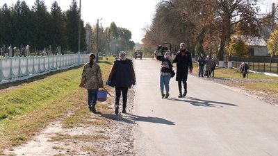 "Мова кохання": на Рівненщині німці залучили молодь до зйомок фільму "Мова кохання": на Рівненщині німці залучили молодь до зйомок фільму