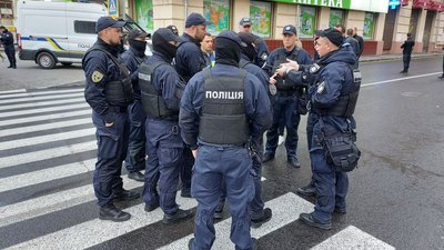 Евакуація та перша допомога: у Харкові провели тренування на випадок пожежі у новому ТРЦ Евакуація та перша допомога: у Харкові провели тренування на випадок пожежі у новому ТРЦ