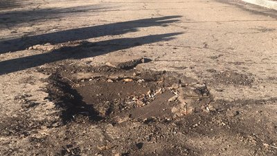 "Всю ніч сиділа в підвалі". Наслідки обстрілу Станиці Луганської "Всю ніч сиділа в підвалі". Наслідки обстрілу Станиці Луганської