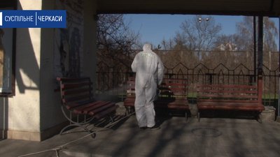 Зупинки громадського транспорту дезінфікували у Черкасах