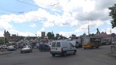 Землю під Центральним ринком Луцька поділять на 4 частини Землю під Центральним ринком Луцька поділять на 4 частини