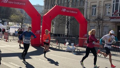Без глядачів і в масках. У столиці стартував Kyiv Euro Marathon Без глядачів і в масках. У столиці стартував Kyiv Euro Marathon