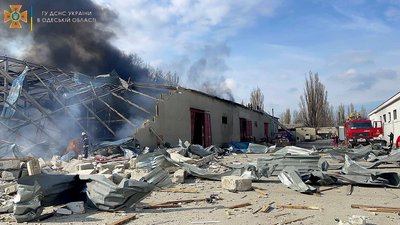 Внаслідок вибуху у Суворовському районі Одеси сталася пожежа. Загиблих та травмованих немає Внаслідок вибуху у Суворовському районі Одеси сталася пожежа. Загиблих та травмованих немає