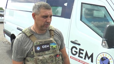 Волонтер допомога жителі Велика Новосілка Донецька область обстріли Волонтер допомога жителі Велика Новосілка Донецька область обстріли