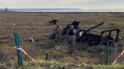 Нездетоновані снаряди та мінні поля. Сапери миколаївської тероборони працюють над розмінуванням Херсонщини Нездетоновані снаряди та мінні поля. Сапери миколаївської тероборони працюють над розмінуванням Херсонщини