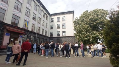 ЗНО з математики розпочалося на Тернопільщині ЗНО з математики розпочалося на Тернопільщині