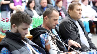 Закарпатський гурт "Без обмежень" дав благодійний концерт для поранених бійців системи МВС Закарпатський гурт "Без обмежень" дав благодійний концерт для поранених бійців системи МВС