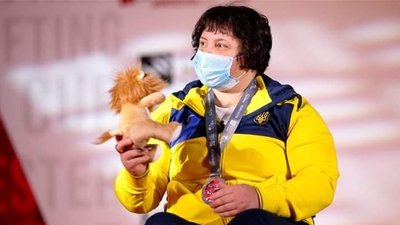 Пауерліфтерка Олійник здобула 39 медаль України на Паралімпіаді-2020