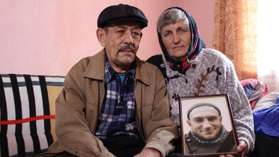 "Зараз би тільки жити, а його немає": у Штепівці на Сумщині вшанували пам'ять загиблих воїнів "Зараз би тільки жити, а його немає": у Штепівці на Сумщині вшанували пам'ять загиблих воїнів