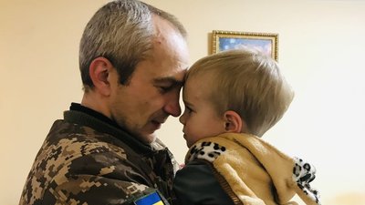Андрій Сарганчук з сином, липень