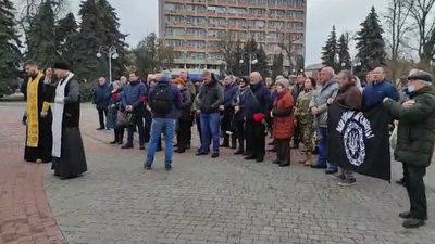 У Черкасах ветерани бойових дій вшанували пам'ять загиблих добровольців У Черкасах ветерани бойових дій вшанували пам'ять загиблих добровольців