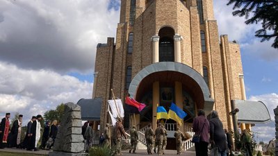 Прощання з Володимиром Пелипівим у Святотроїцькому соборі в Підволочиську Прощання з Володимиром Пелипівим у Святотроїцькому соборі в Підволочиську