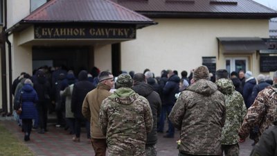 В Івано-Франківську попрощалися із загиблим командиром розвідувальної роти Ігорем Олійником В Івано-Франківську попрощалися із загиблим командиром розвідувальної роти Ігорем Олійником
