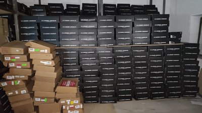Контрабанда на 10 млн. На Одещині біля кордону з Молдовою затримали вантажівку Контрабанда на 10 млн. На Одещині біля кордону з Молдовою затримали вантажівку