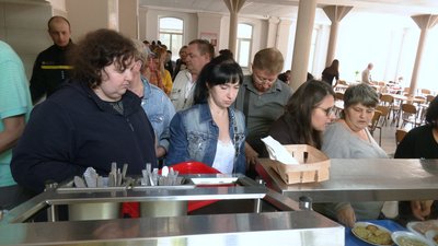 Соціальні їдальні в Івано-Франківську: чому їхню роботу призупиняли та де зараз можуть харчуватися люди Соціальні їдальні в Івано-Франківську: чому їхню роботу призупиняли та де зараз можуть харчуватися люди