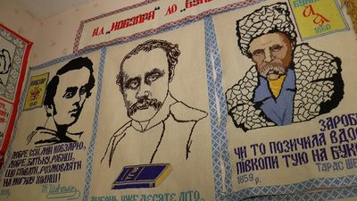 Полтавська мисткиня Зоя Коваленко 30 років вишиває портрети Шевченка