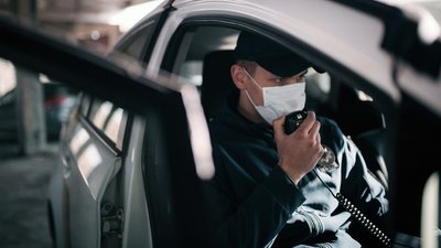 Катався містом і порушував правила: у Херсоні патрульні знайшли наркотики у водія