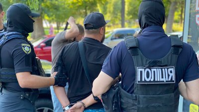 8000 доларів за відстрочку від призову: в Одесі затримали керівника громадської організації