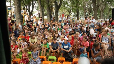 "Кожен має право на казку": селами Харківщини мандрує ляльковий театр "Кожен має право на казку": селами Харківщини мандрує ляльковий театр