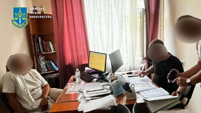 У Києві повідомлено про підозру кардіологу приватного центру та посереднику