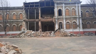 Обстріли Миколаєва пошкодити понад 3 тисячі будинків: що робитимуть з будівельним сміттям Обстріли Миколаєва пошкодити понад 3 тисячі будинків: що робитимуть з будівельним сміттям