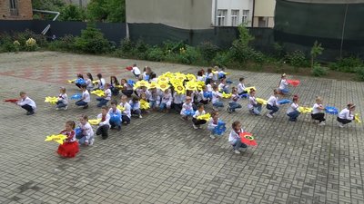 "На дрони для захисників". Мукачівські школярі збирають мільйон для ЗСУ "На дрони для захисників". Мукачівські школярі збирають мільйон для ЗСУ