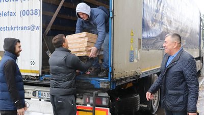 Школи Чернігівщини отримають понад 2000 ноутбуків від ЮНЕСКО Школи Чернігівщини отримають понад 2000 ноутбуків від ЮНЕСКО