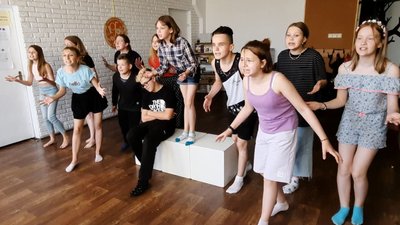 Юні волинські театрали повернулися до репетицій після перемог на двох фестивалях Юні волинські театрали повернулися до репетицій після перемог на двох фестивалях