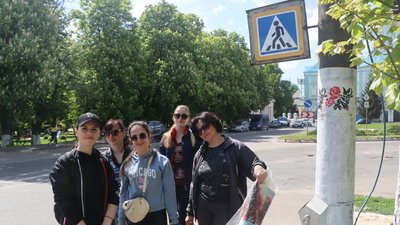 У Охтирці на Сумщині розмалювали електроопори до Дня вишиванки У Охтирці на Сумщині розмалювали електроопори до Дня вишиванки
