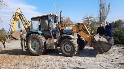 "Скорботна матір". У Миколаєві ліквідовували наслідки підриву пам'ятника "Скорботна матір". У Миколаєві ліквідовували наслідки підриву пам'ятника