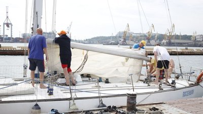 На Одещині триває регата крейсерських яхт. Хто бере участь у змаганнях На Одещині триває регата крейсерських яхт. Хто бере участь у змаганнях