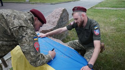 Десантники, які дали бій у Сумах 24 лютого 2022 року, отримали нагороди