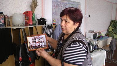 "Бабусю, добраніч. Давайте червону калину заспіваємо". Історія переселенки з Херсона, яка евакуювалась на Хмельниччину "Бабусю, добраніч. Давайте червону калину заспіваємо". Історія переселенки з Херсона, яка евакуювалась на Хмельниччину