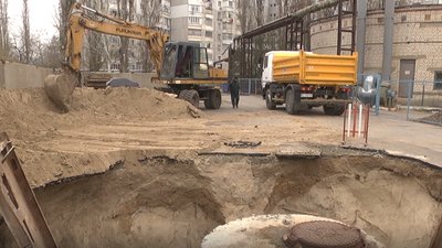 "Хочемо дихати свіжим повітрям": у Херсоні жителі багатоповерхівки проти облаштування автостоянки "Хочемо дихати свіжим повітрям": у Херсоні жителі багатоповерхівки проти облаштування автостоянки