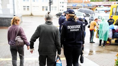 24 жителі Донеччини прибули евакуаційним потягом на Рівненщину