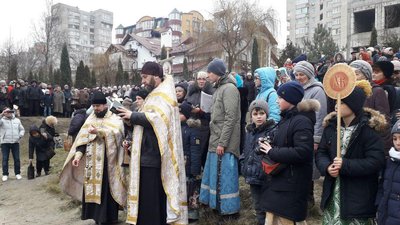 Святили воду та занурювались: як святкували Водохреще у Сумах Святили воду та занурювались: як святкували Водохреще у Сумах