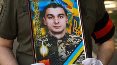 В Ужгороді попрощалися із полеглим захисником Олександром Янчієм