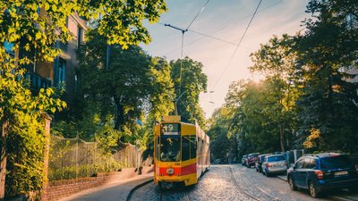 Трамвай на вулиці Котляревського у Львові