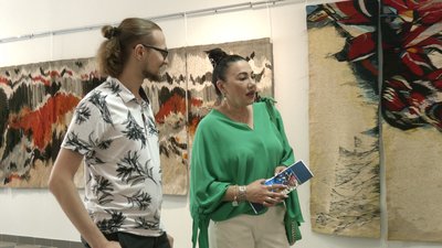 Плакати, графіка та асамбляжі. У Франківську художник Богдан Губаль відкрив виставку "Рефлексії" Плакати, графіка та асамбляжі. У Франківську художник Богдан Губаль відкрив виставку "Рефлексії"