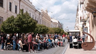 Гратиме, аби підтримати Україну. У Чернівцях відбудеться благодійний концерт піаністки з США