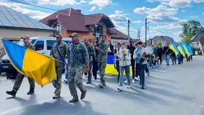 На Закарпатті попрощалися з військовим Ярославом Гринюком