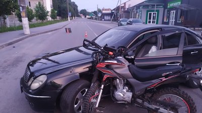 На Хмельниччині в ДТП травмувалась 15-річна пасажирка мотоцикла