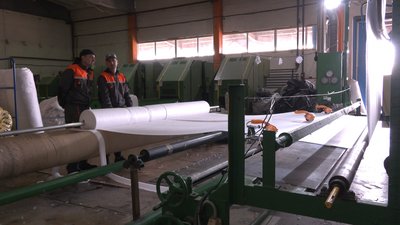 Як на Франківщині працює підприємство з Ірпеня, що виготовляє неткані матеріали Як на Франківщині працює підприємство з Ірпеня, що виготовляє неткані матеріали