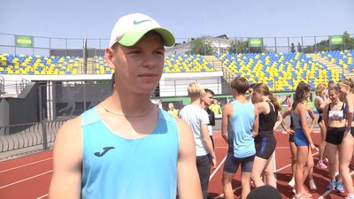 У Житомирі більше 150 спортсменів взяли участь у руханці У Житомирі більше 150 спортсменів взяли участь у руханці