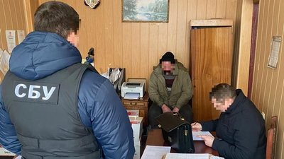 Небезпека для довкілля: на Вінниччині підприємець організував звалище відходів Небезпека для довкілля: на Вінниччині підприємець організував звалище відходів