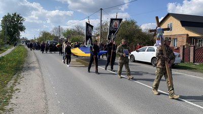 На Хмельниччині попрощалися із воїном Михайлом Гаврою На Хмельниччині попрощалися із воїном Михайлом Гаврою