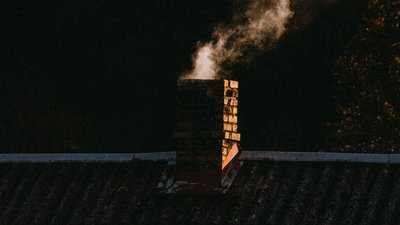 На Тернопільщині у будинку горіла сажа в димарі: рятувальники нагадують правила користування пічним опаленням
